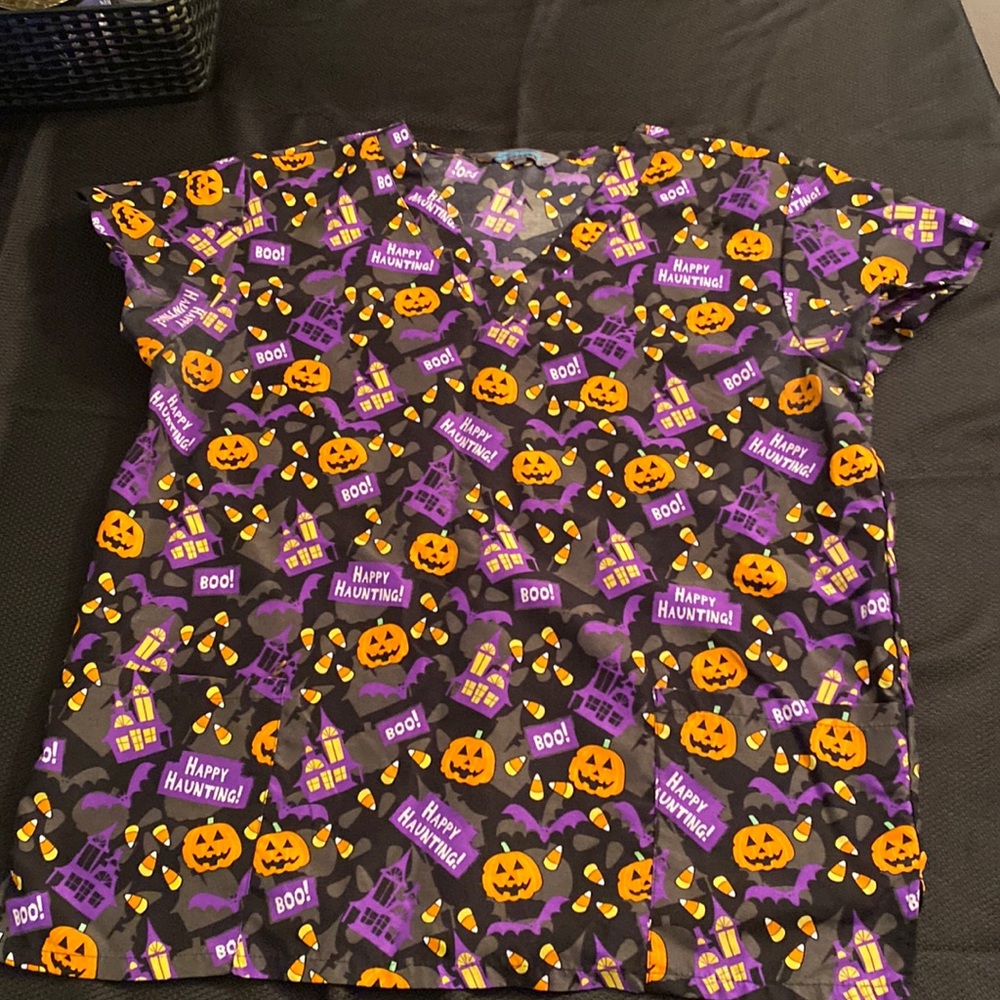 Halloween | women’s scrub top